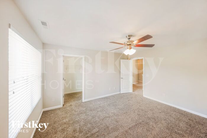 Building Photo - 22851 Sanders Way