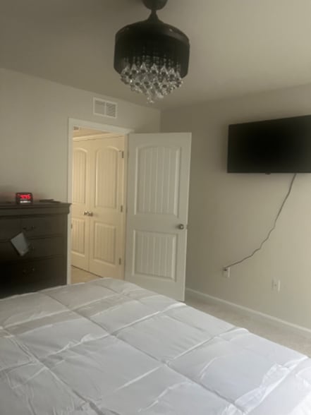 Building Photo - 28 Huckleberry Dr