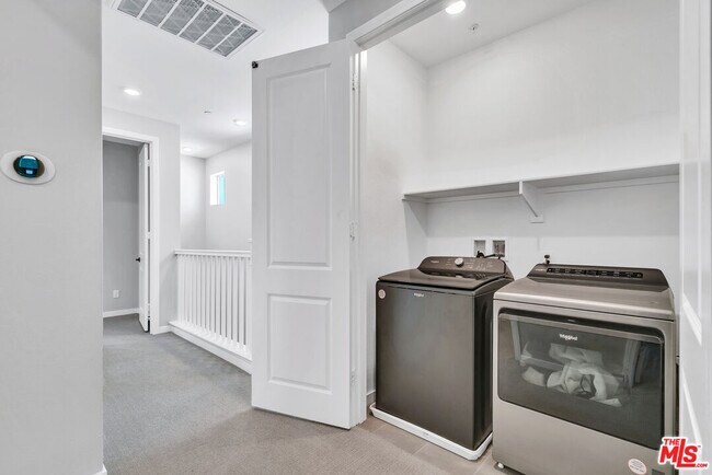 Building Photo - 515 Daniel Freeman Cir