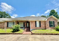 Building Photo - Beautiful 3BR Home in Summer Crossing