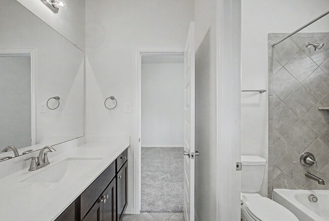 Building Photo - 15404 Bicknells Thrush Ct