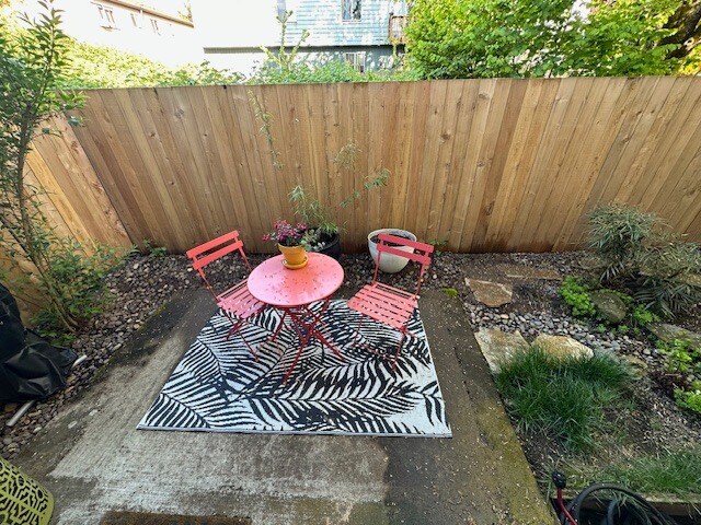 Building Photo - 7112 N Richmond Ave