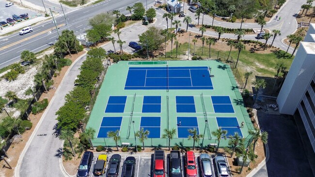 Building Photo - 7205 Thomas Dr