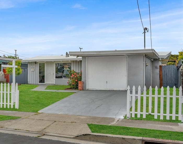 Building Photo - 27837 Ormond Ave