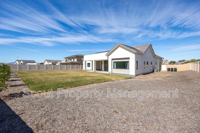 Building Photo - 32195 Daybrook Ter