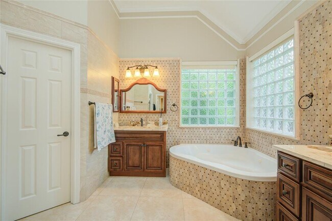 Building Photo - 22315 Claysprings Ln