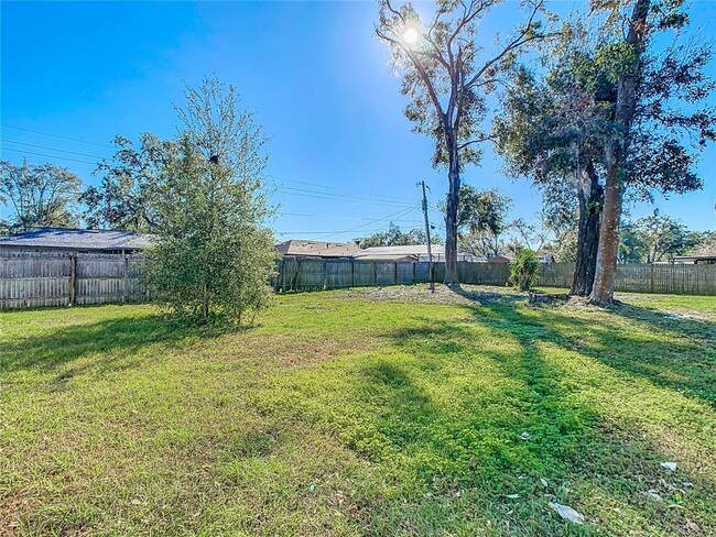 Building Photo - 7801 Rolling Grove Dr W