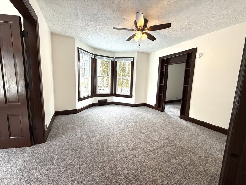 Building Photo - 752 McSorley St