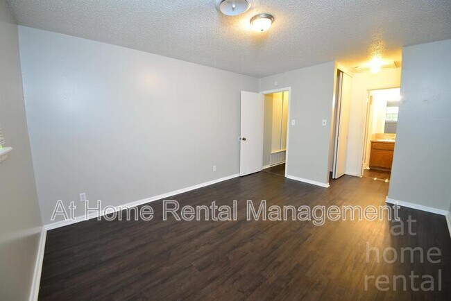 Building Photo - 4713 S Fulton Pl