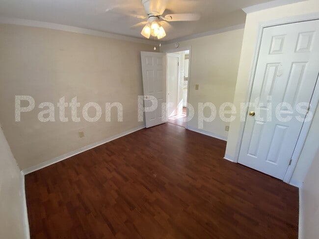 Building Photo - Edgewood Home