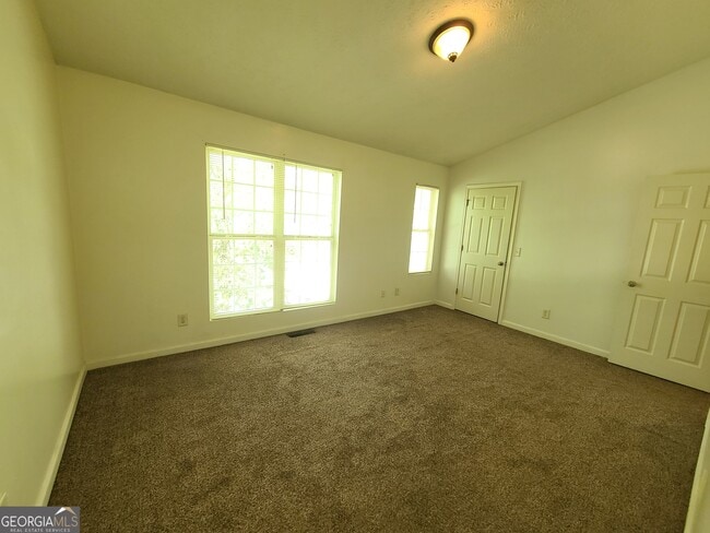 Building Photo - 1831 Grove Way