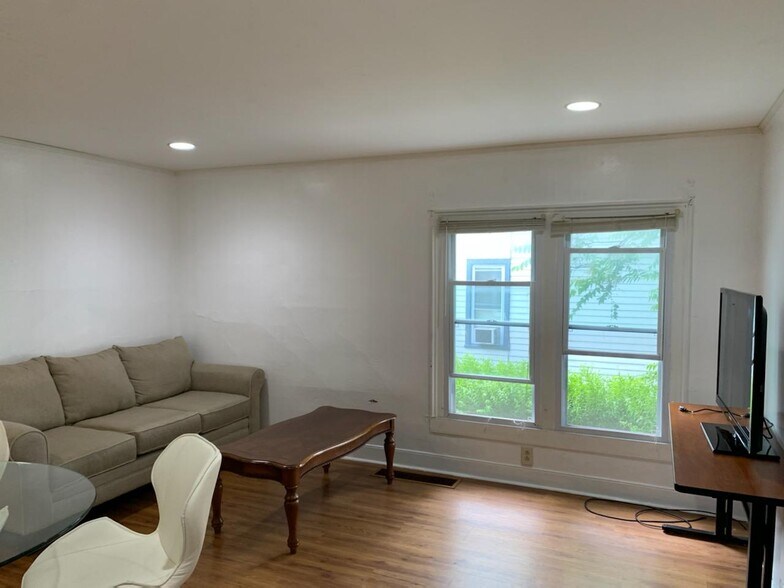 Clean, updated interior - 16 Goethe St