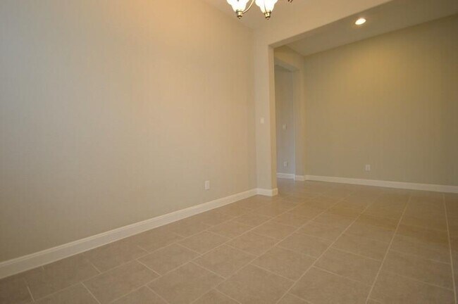 Building Photo - 2211 Hidden Meadow Ln
