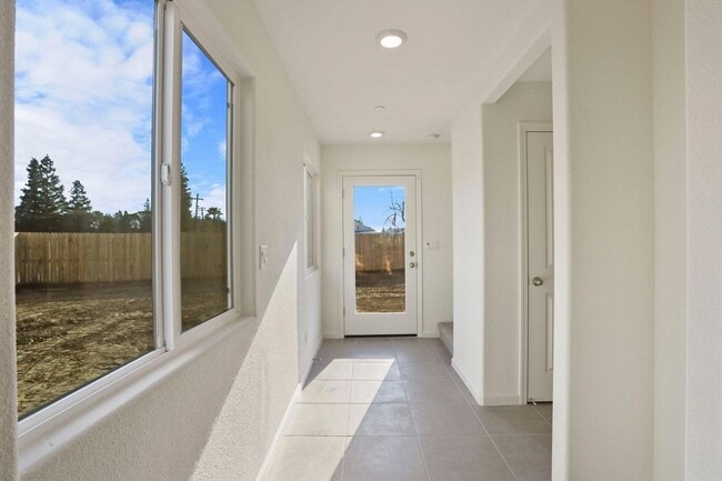 Building Photo - Brand new house ready to be your next home