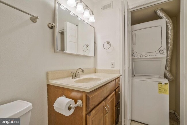 Building Photo - 3308 Wyndham Cir