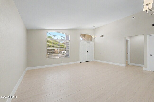 Building Photo - 1439 E Flint St