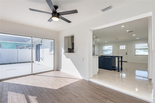 Building Photo - 2505 Gulf Blvd