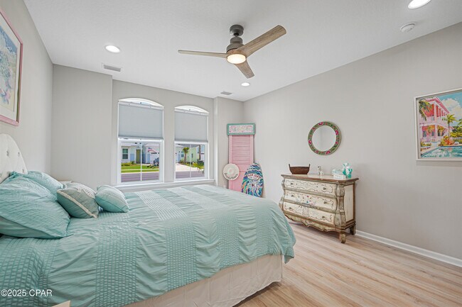 Building Photo - 9431 Paradise Dr