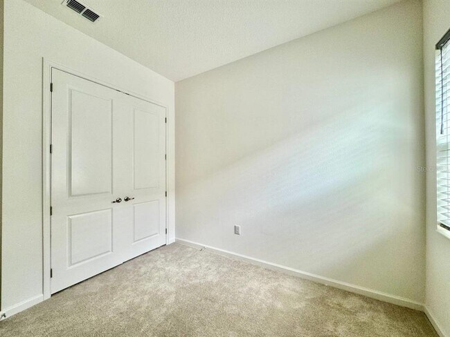 Building Photo - 827 Winterside Dr