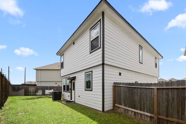 Building Photo - 24802 Landolfi Dr