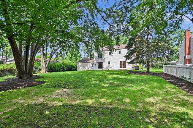 Building Photo - 1120 Summit Hills Ln