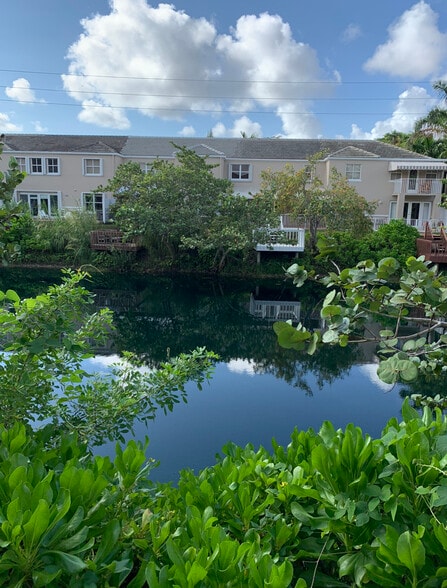 Building Photo - 6950 SW 55th Ter E