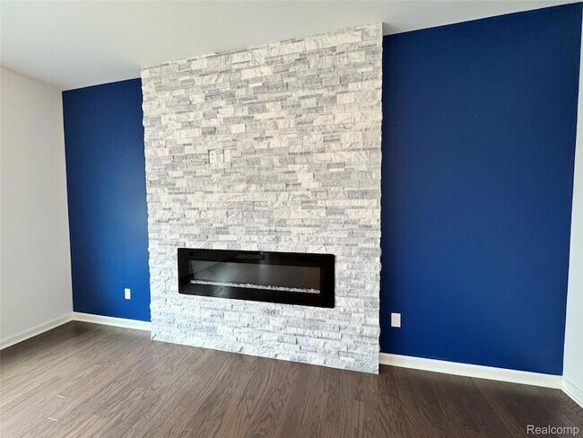 Building Photo - 278 Springview St