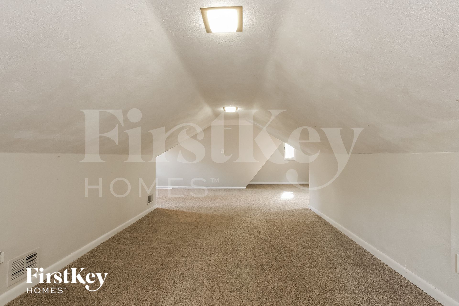 Building Photo - 216 S Elmwood Ave