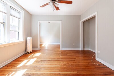 Building Photo - 544 W Surf St