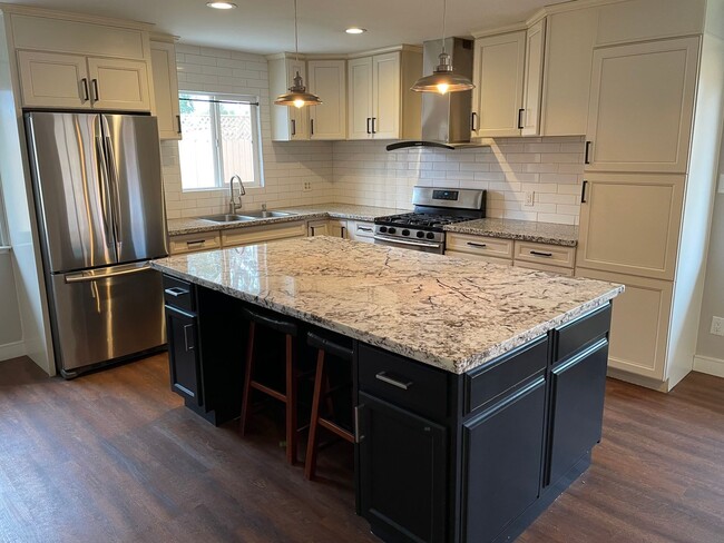 Building Photo - Now Available – Stylish 3-Bed, 2-Bath Home...