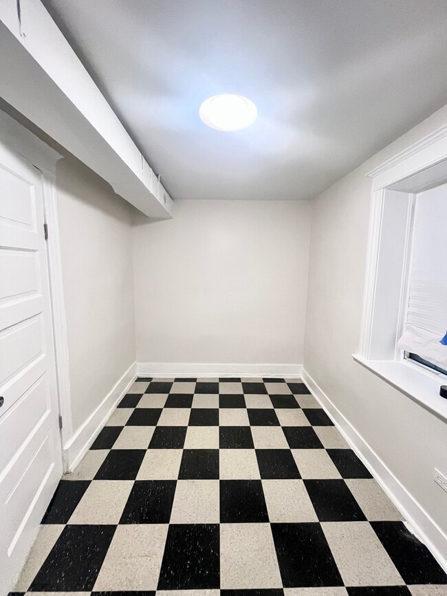 Building Photo - 2512 S Trumbull Ave