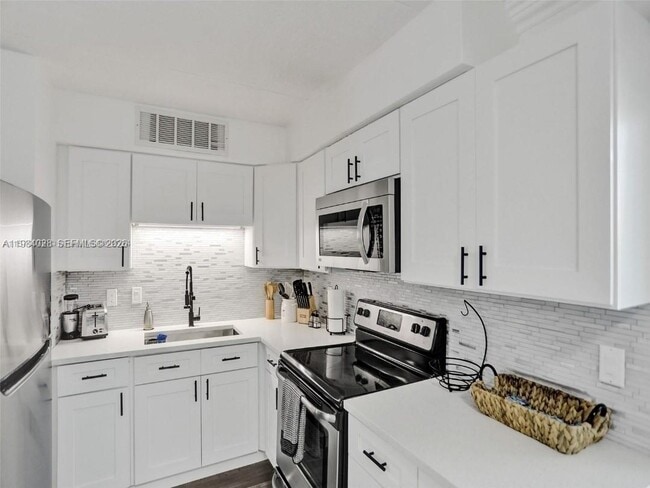 Building Photo - 3603 Townhouse Ct