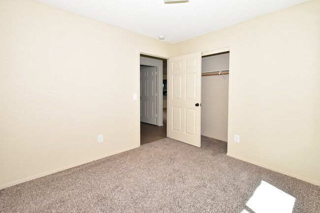 Building Photo - 3886 S Brianna Dr