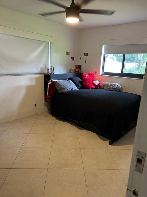 Building Photo - 2400 SW 86th Ave