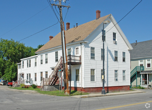 Building Photo - 951 Main St