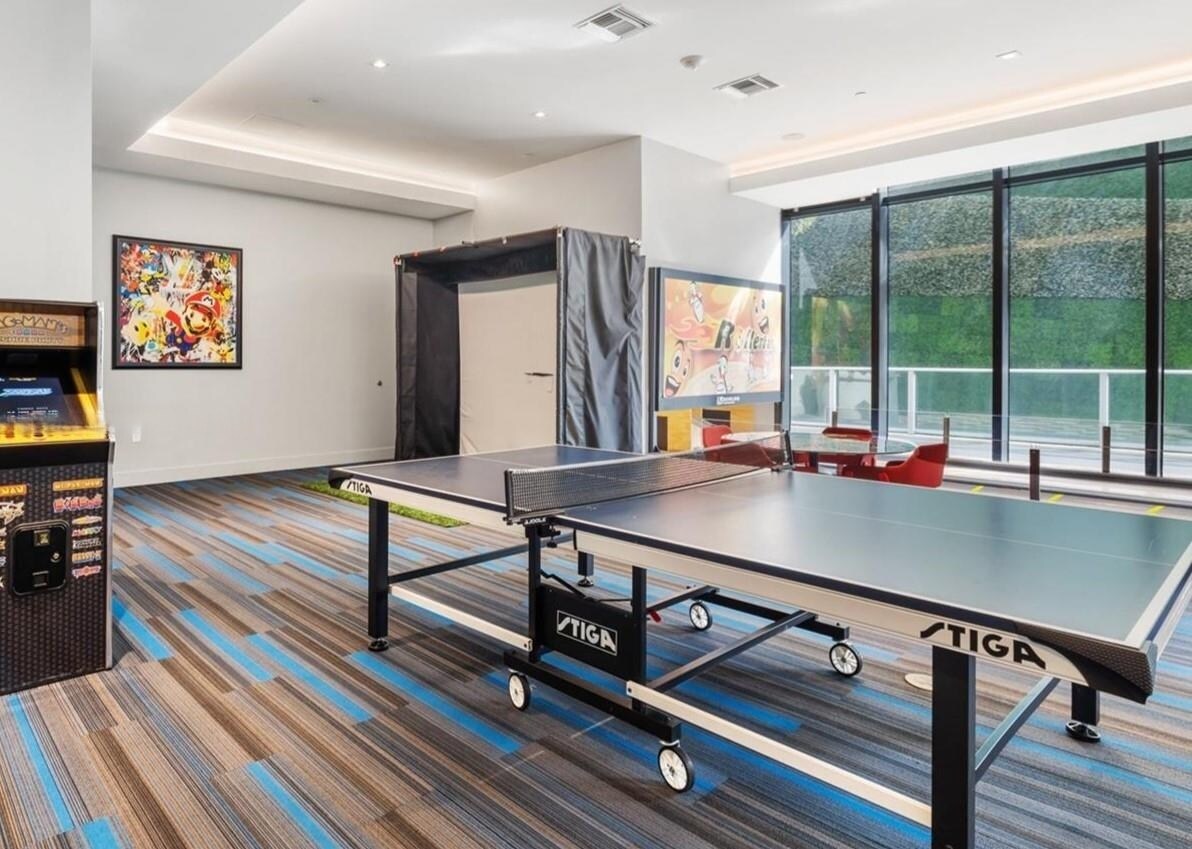 Building Photo - 1010 Brickell Ave