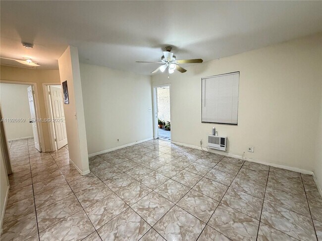 Building Photo - 4801 SW 18th St