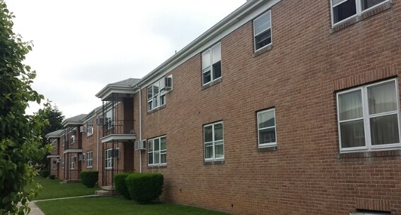 Building Photo - Hartwell Apartments