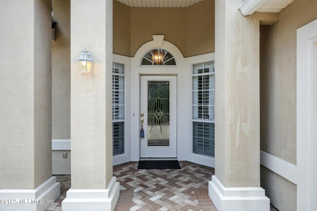 Building Photo - 4565 E Seneca Dr