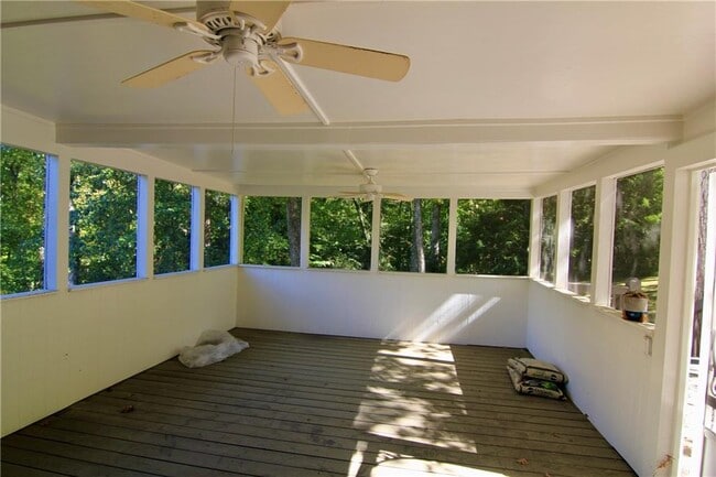 Building Photo - 3571 Sunderland Cir NE