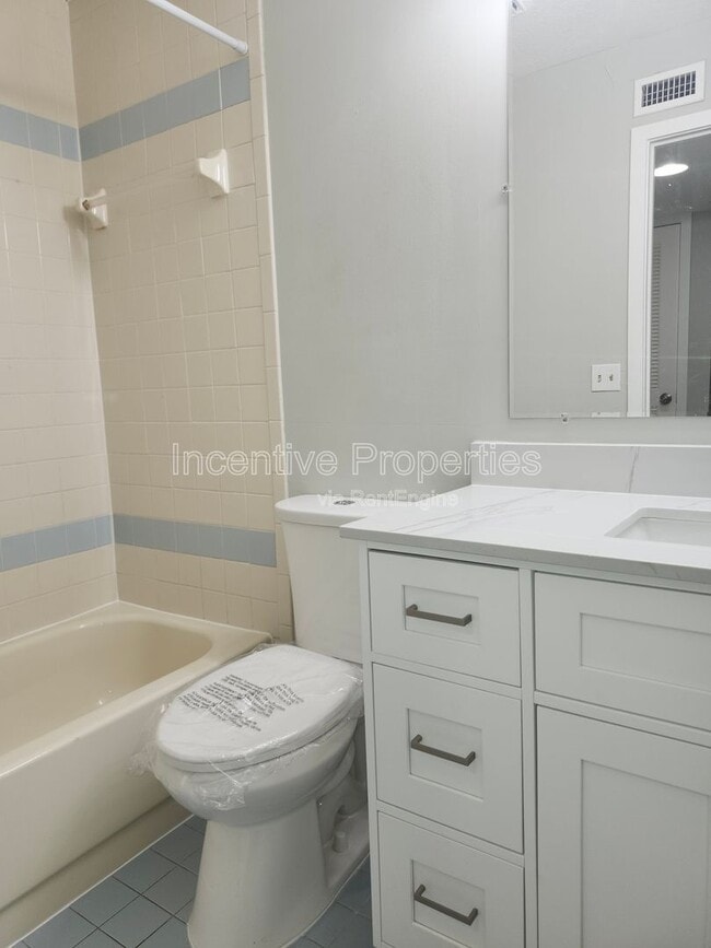 Building Photo - 310 Mayfair Pl SW