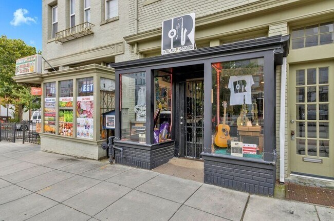 Building Photo - 738 Longfellow St NW