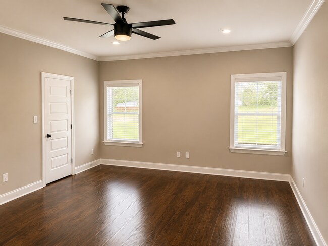 Building Photo - 294 Buck Run Dr W