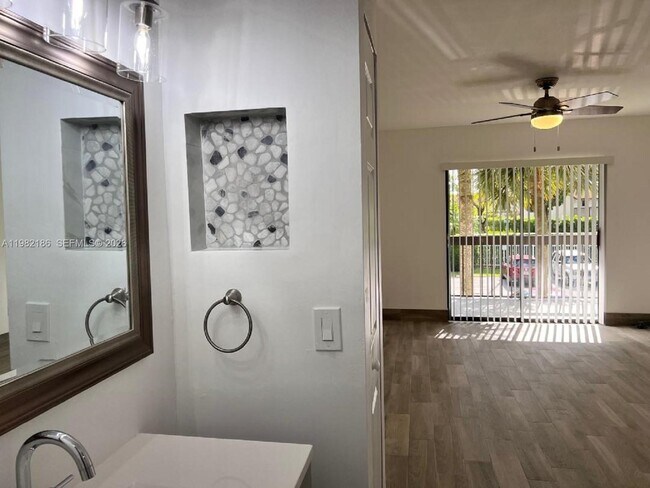 Building Photo - 8820 SW 132nd Pl