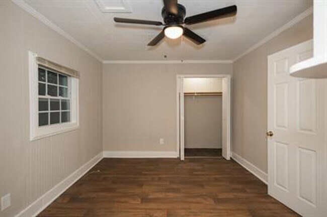 Building Photo - 1347 Bailey Ave