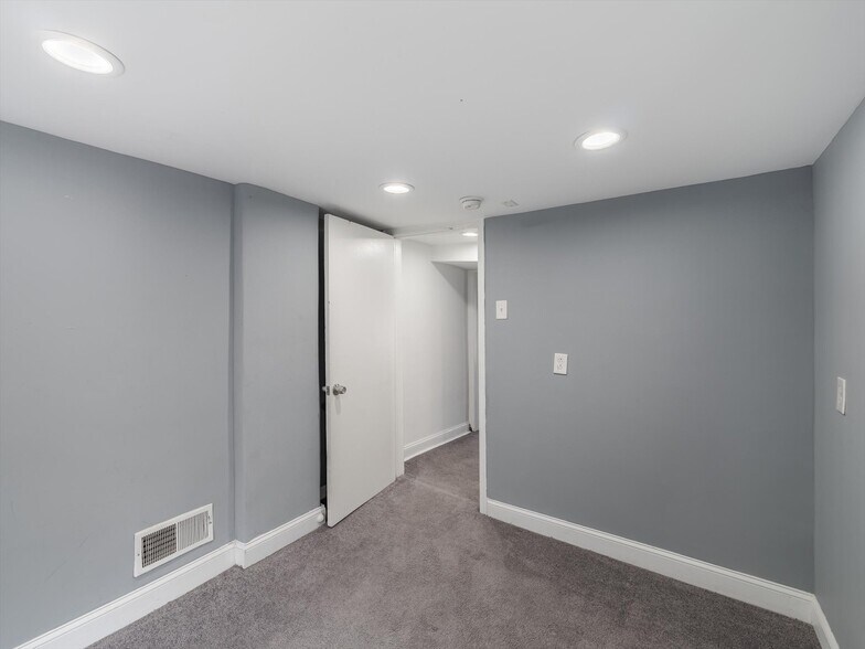 Building Photo - 4205 Main St