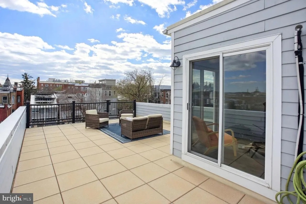 Building Photo - 1230 Fairmont St NW