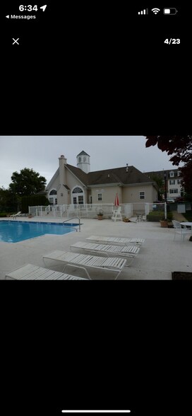 Building Photo - 390 Cambridge Dr