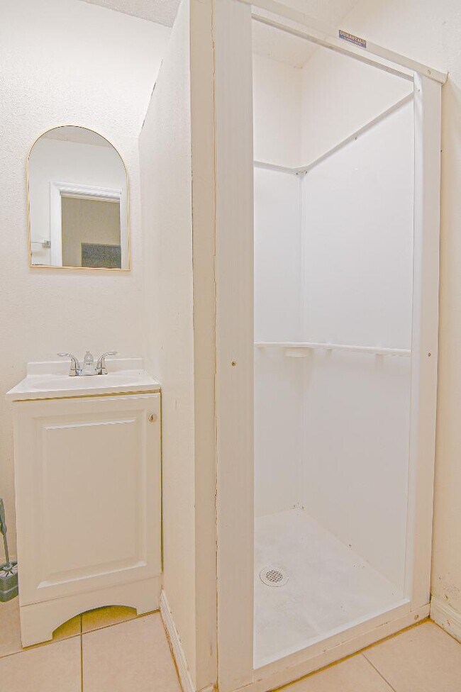 Building Photo - 509 Cardinal Dr