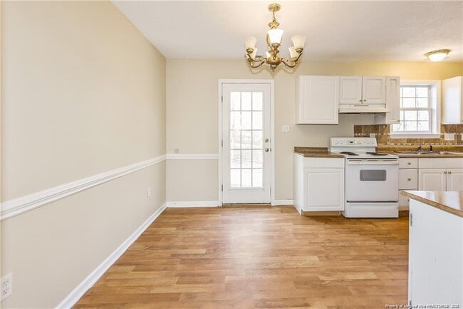 Building Photo - 8528 English Saddle Dr